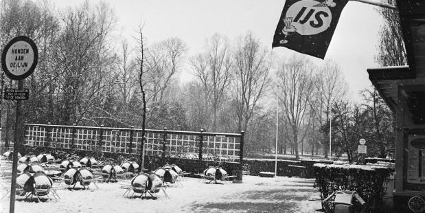 Een besneeuwd Vondelpark in april 1978. Fotocollectie Anefo via www.nationaalarchief.nl Sneeuw in mei